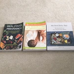 Book bundle for pregnancy, breastfeeding and postpartum.